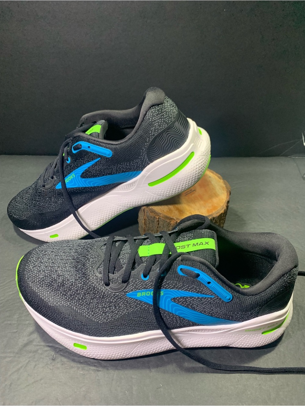 Brooks Ghost Max Men’s Gray Blue Green Sneakers Shoe Size-10.5 (4E- Wide )